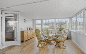 Nice Home In Løgstrup With Wifi
